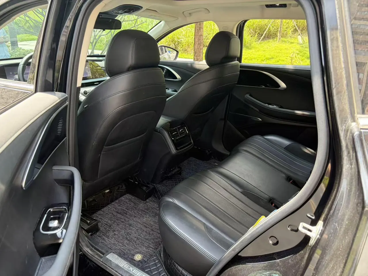 Xingtu 2024 Lingyun 1.6T 300T Two-Drive King Edition Automatic Gear 4