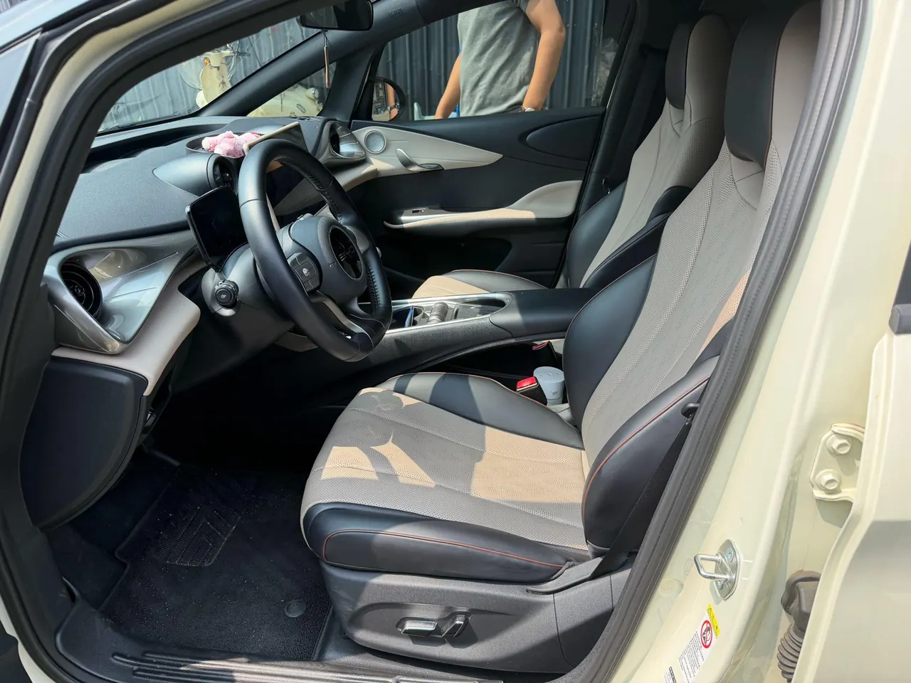 BYD 2024 Dolphin Glory Edition 420km Fashion Edition Automatic Gear 3