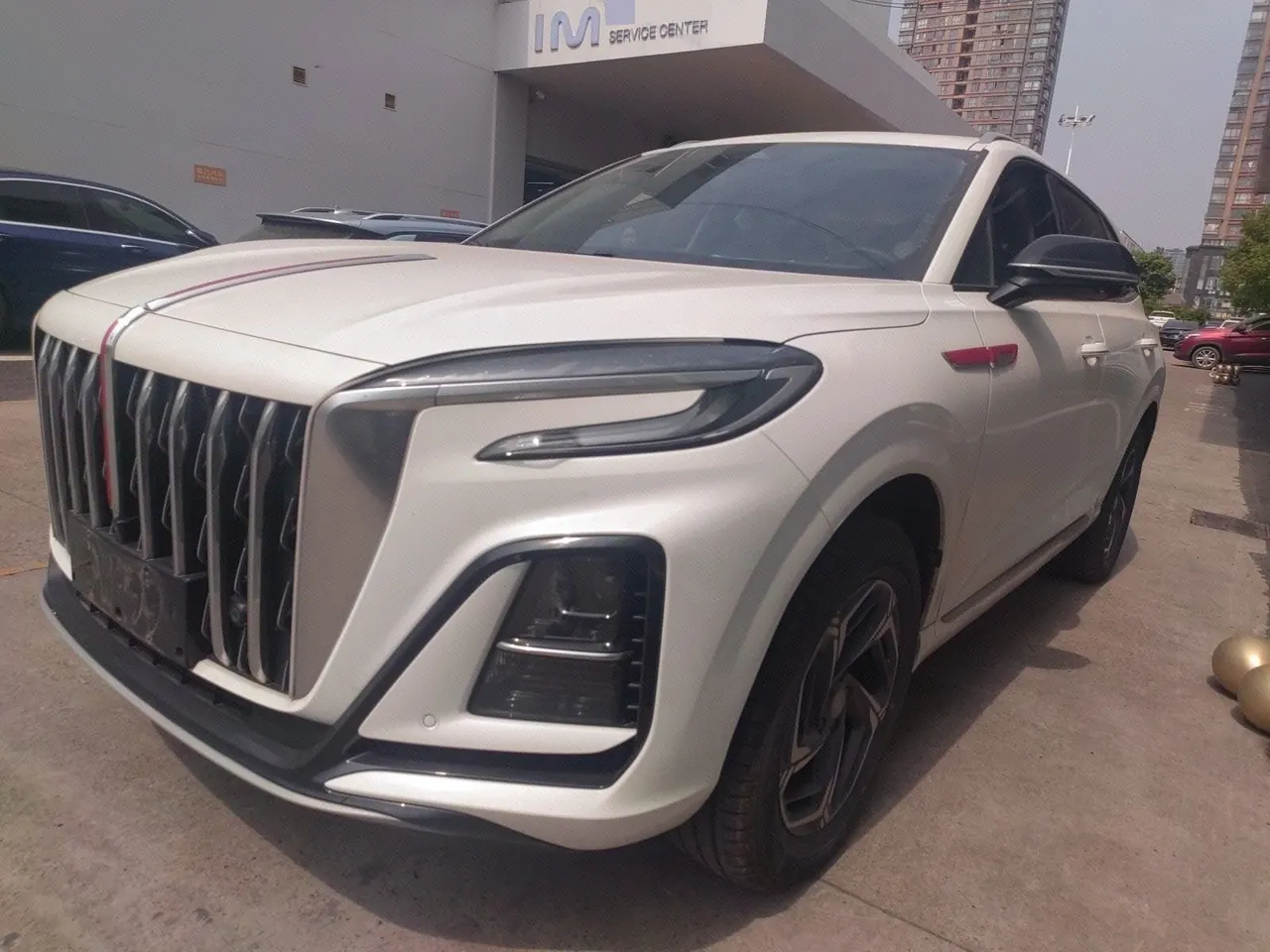 Open image lightbox: HongQi 2024 HS3 1.5T Good for Edition Automatic Gear