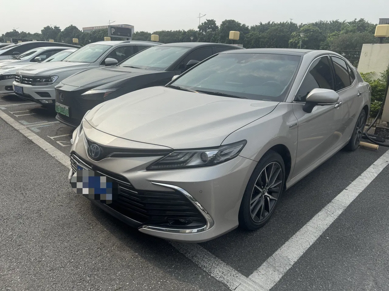 Open image lightbox: Toyota 2021 Camry dual-engine 2.5HQ stepless flagship automatic gear