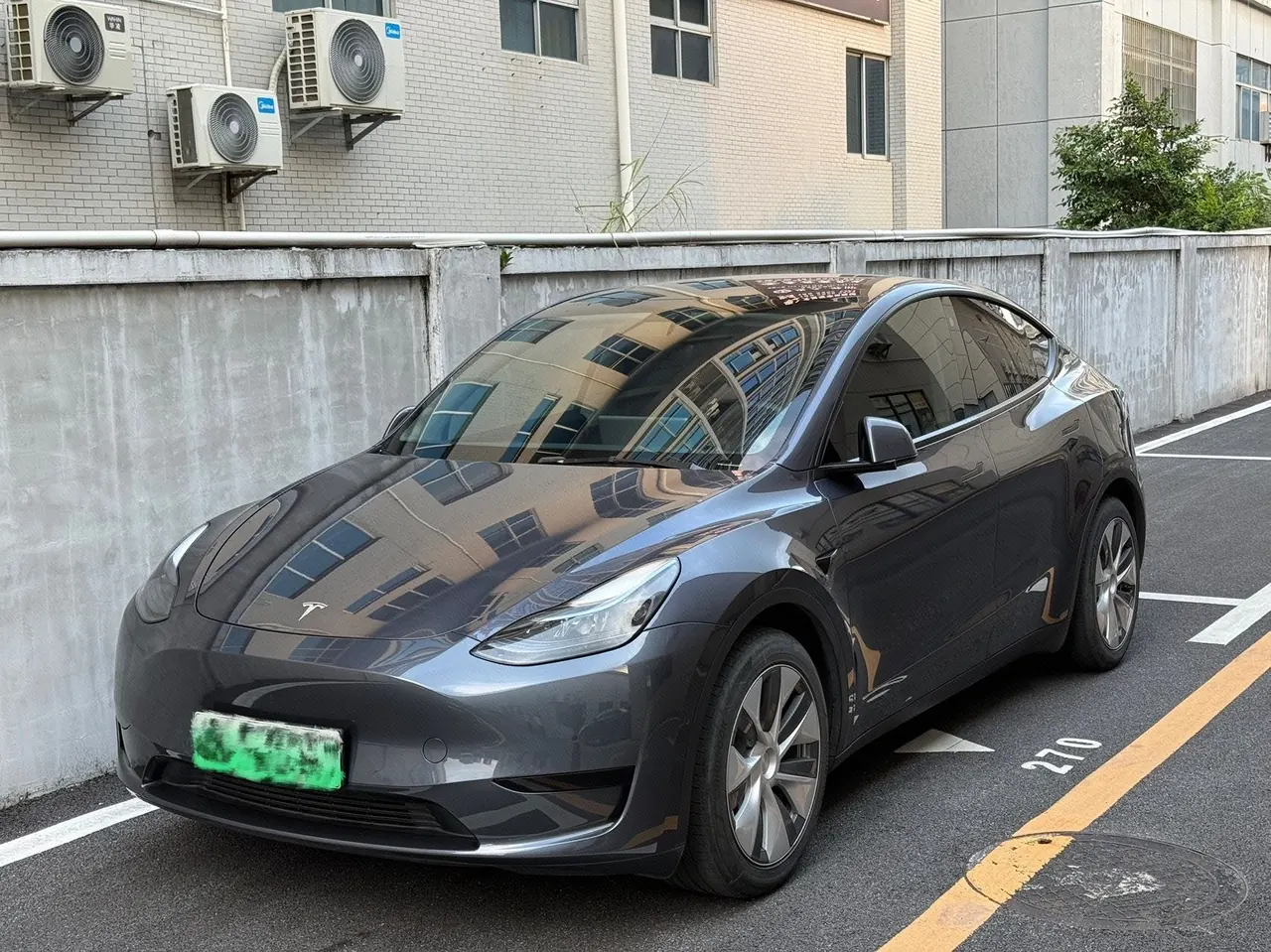 打开图片灯箱:Tesla 2022 Model Y rear-wheel drive version (facelift) automatic gear