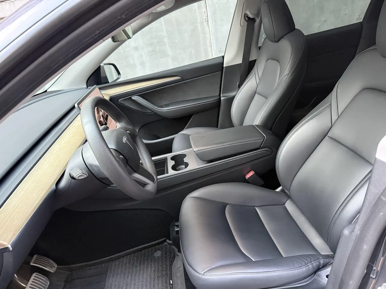 Tesla 2022 Model Y rear-wheel drive version (facelift) automatic gear 5