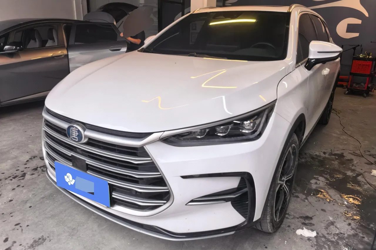 Открыть галерею: BYD Tang New Energy 2021 Tang DM-i 1.5T Stepless 112KM Honorable Automatic Gear