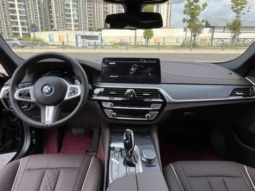 BMW 5 Series 2022 530Li 2.0T Leading M Sports Suit (Change 2) Automatic Gear 8
