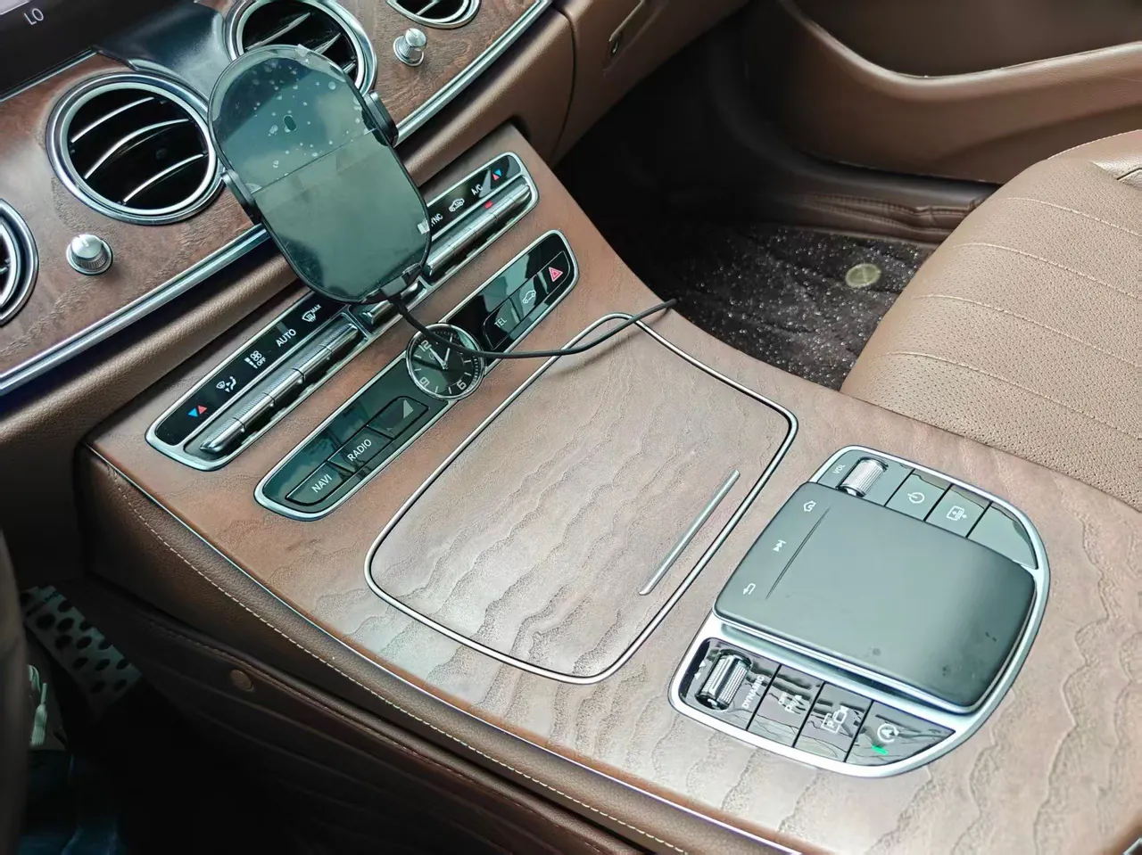 Mercedes Benz E Class 2020 E 300 L 2.0T Luxury Automatic Gear 9