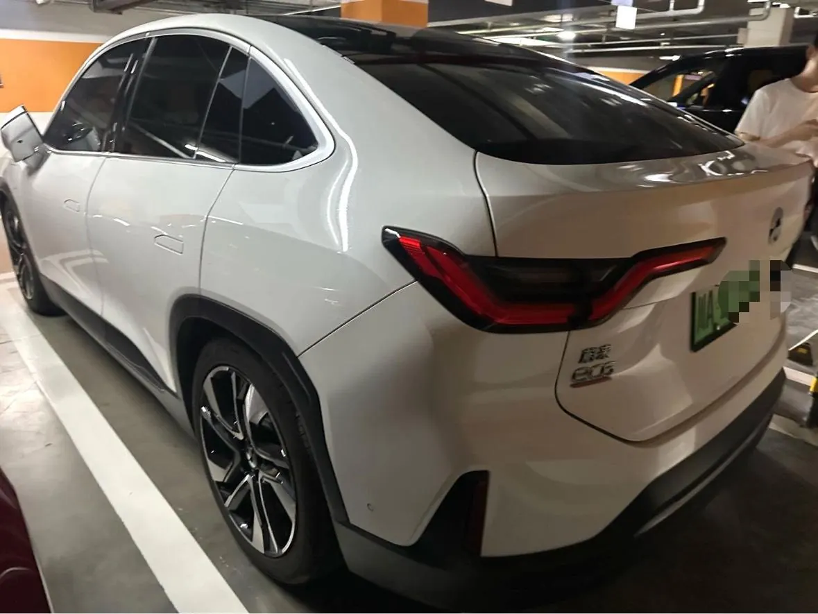 NIO 2020 ES 6 610KM Performance Edition Automatic Gear 4