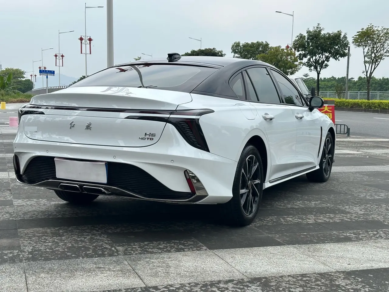 HongQi 2024 H6 2.0T to the United States version of automatic gear 8