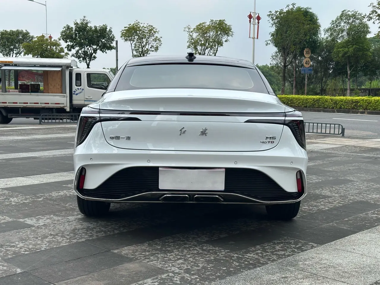 HongQi 2024 H6 2.0T to the United States version of automatic gear 9