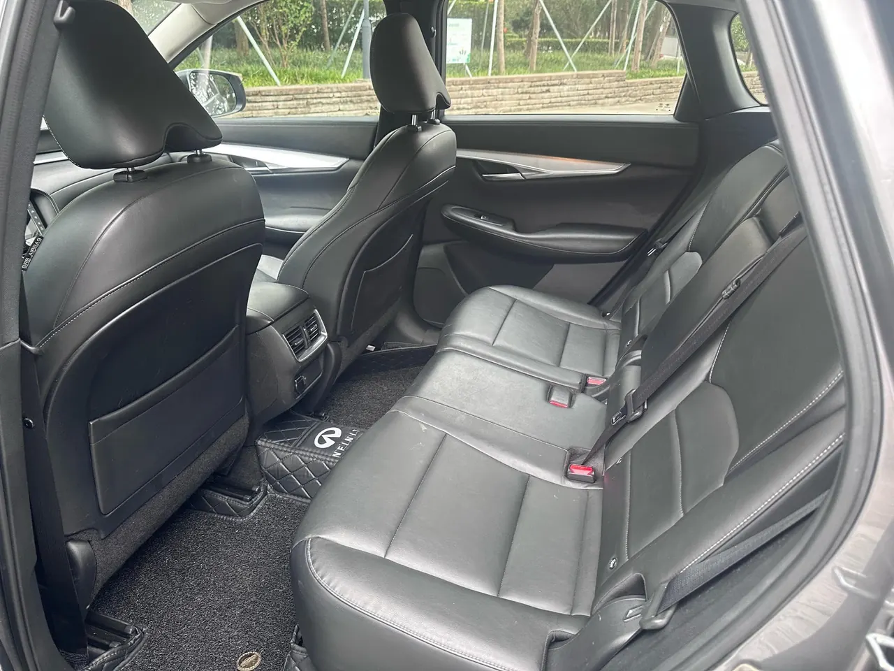 Infiniti 2020 QX50 2.0T stepless two-wheel drive fashion version of automatic gear 4