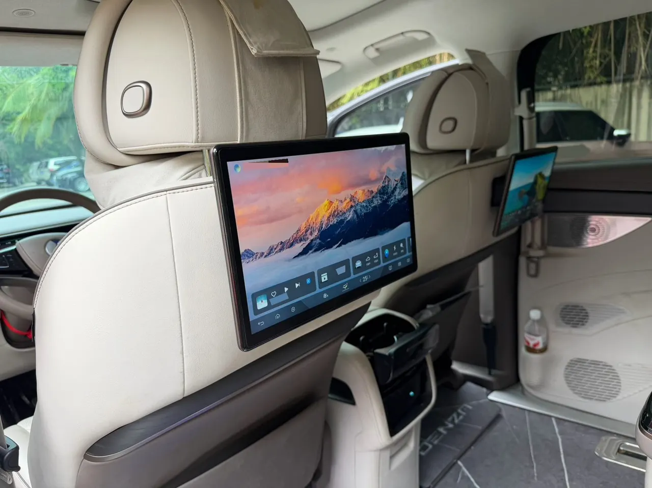 Denza 2022 Denza D9 DM-i 1.5T stepless 970 four-wheel drive flagship automatic gear 7