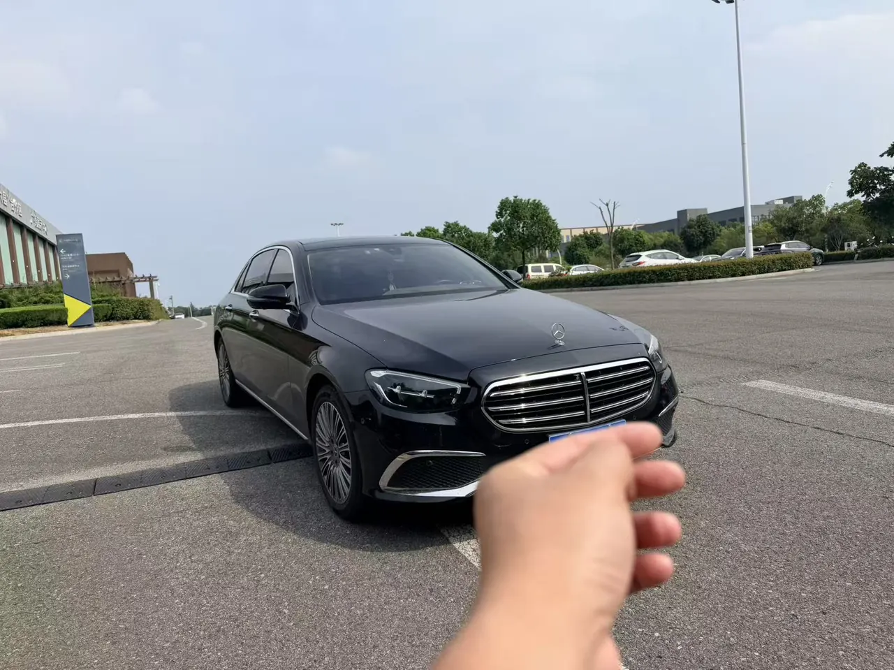 Mercedes Benz E Class 2022 E 300 L 2.0T Luxury (Modified 3) Automatic Gear 2