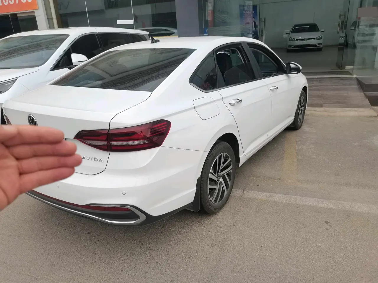 Volkswagen 2024 LaVida 1.5 5 Million Edition Automatic 3