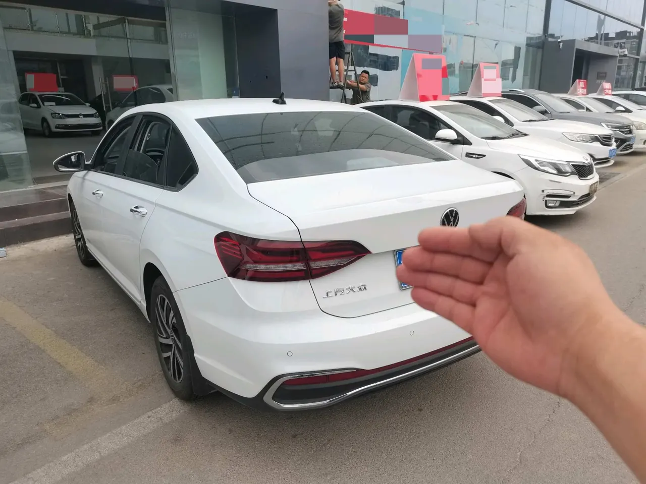 Volkswagen 2024 LaVida 1.5 5 Million Edition Automatic 4