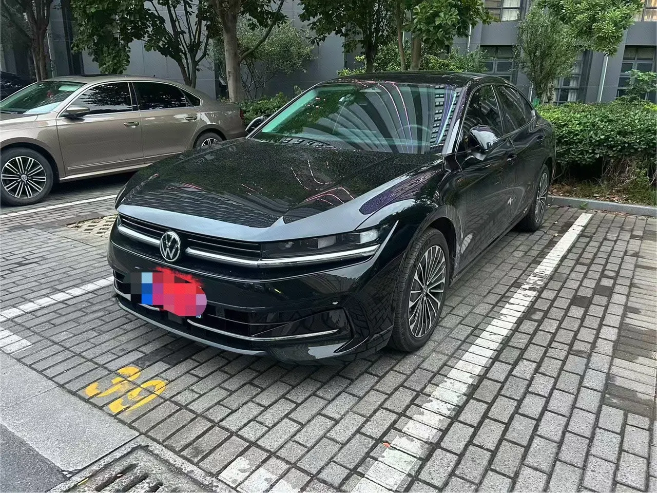 Открыть галерею: Volkswagen 2024 Magotan 2.0TSI 380TSI Premium Edition Da Mai Bag Automatic Gear