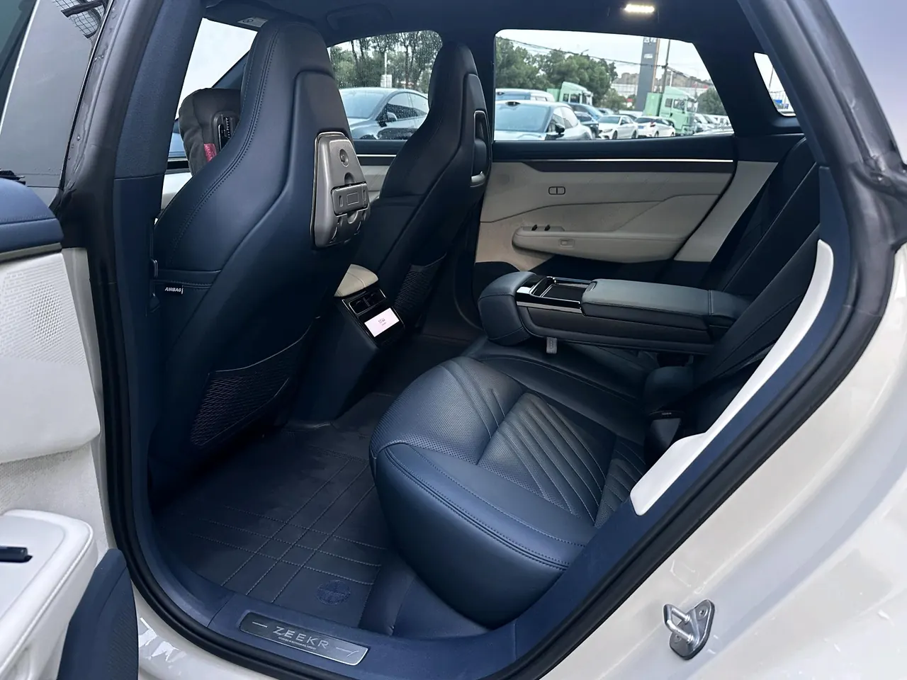 Zeekr 2024 Zeekr 001 WE Edition 95kWh Four-wheel Drive Automatic 3