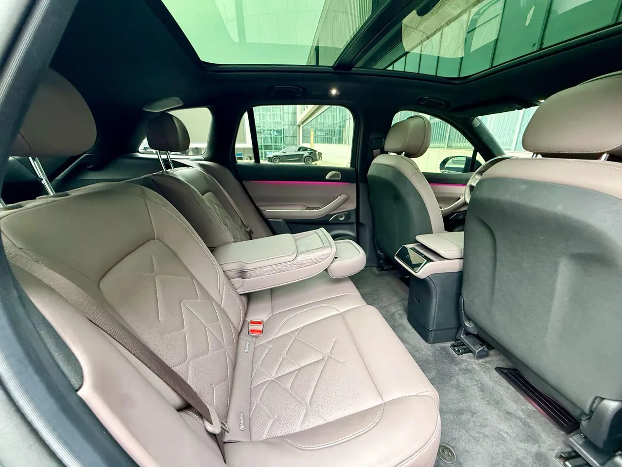 NIO 2022 ES 7 100kWh First Edition Automatic Gear 13
