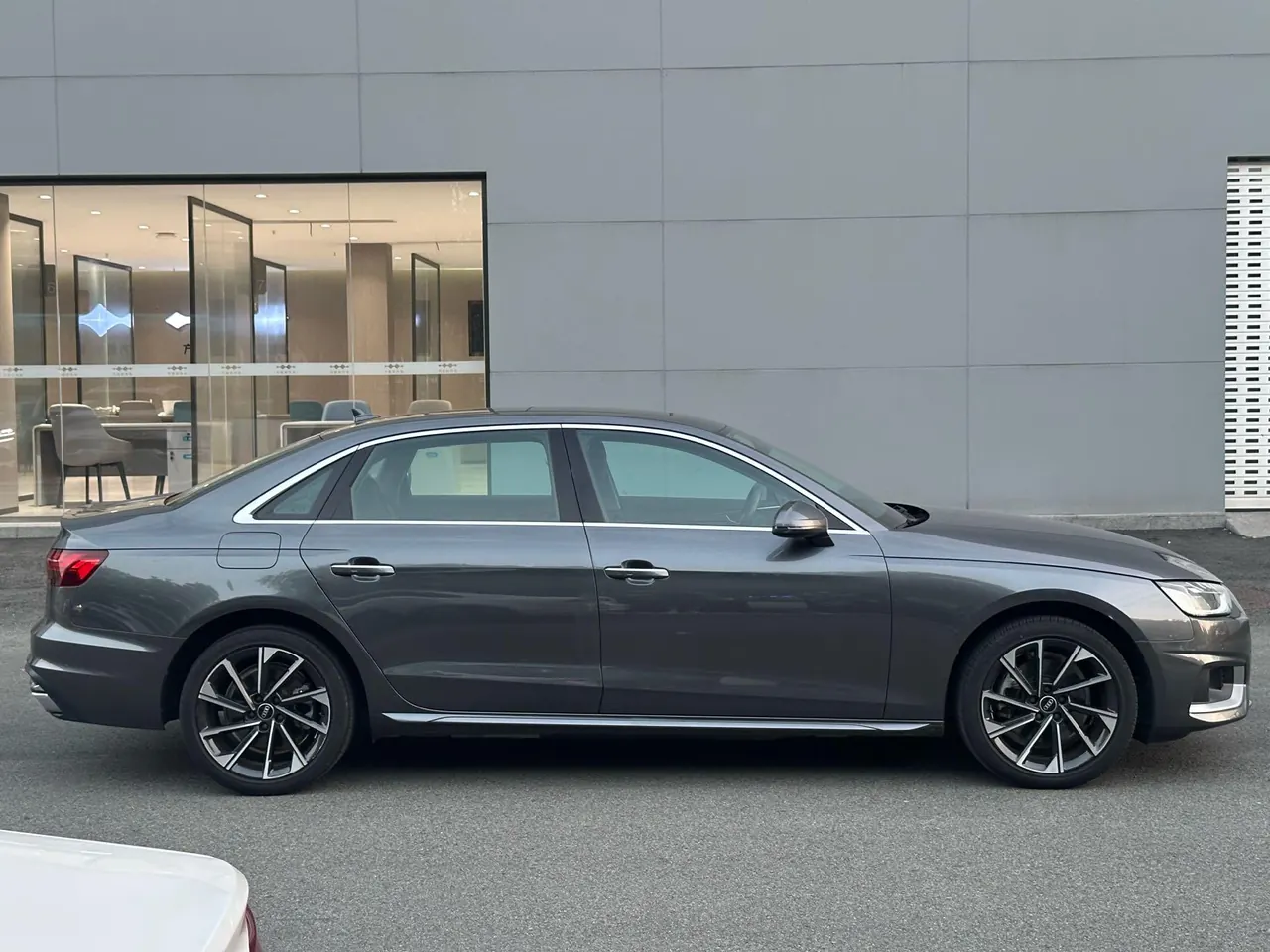 Audi 2022 A4L 2.0TFSI 40TFSI Fashion Elegant Automatic 12