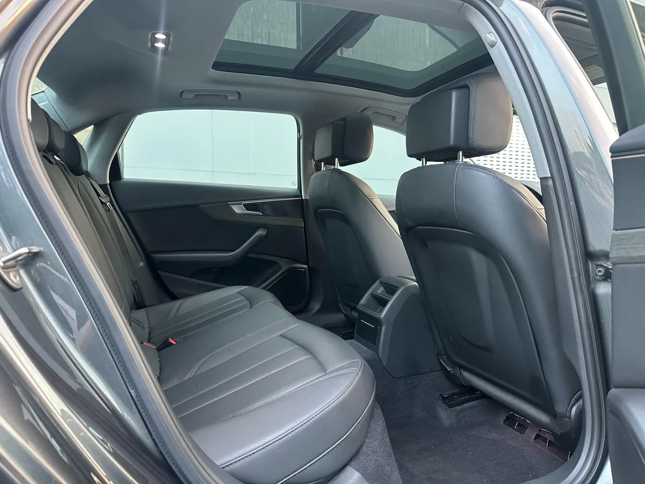 Audi 2022 A4L 2.0TFSI 40TFSI Fashion Elegant Automatic 7