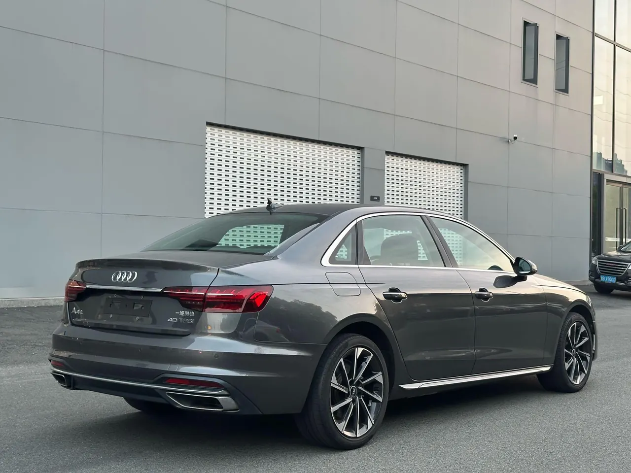 Audi 2022 A4L 2.0TFSI 40TFSI Fashion Elegant Automatic 9