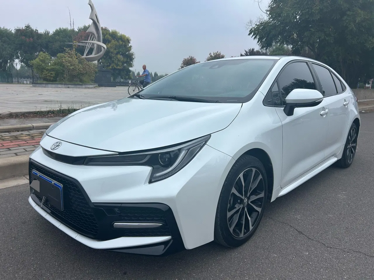 Open image lightbox: Toyota 2022 Lei Ling 1.2T Stepless 185T Sports Edition Automatic Gear