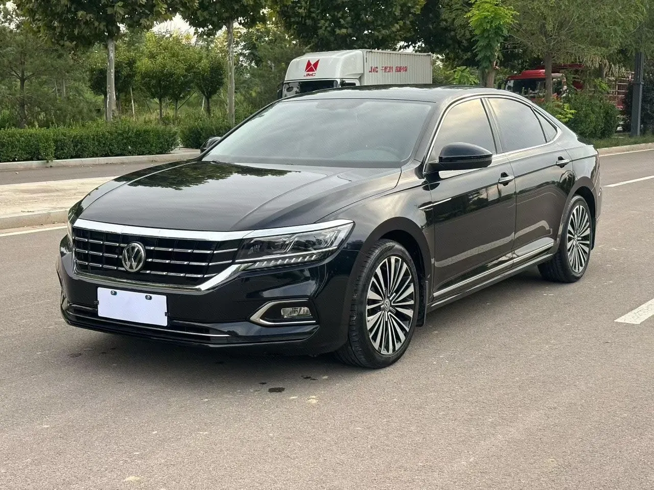 Открыть галерею: Volkswagen 2020 Passat 2.0TSI 330TSI Elite Edition Automatic