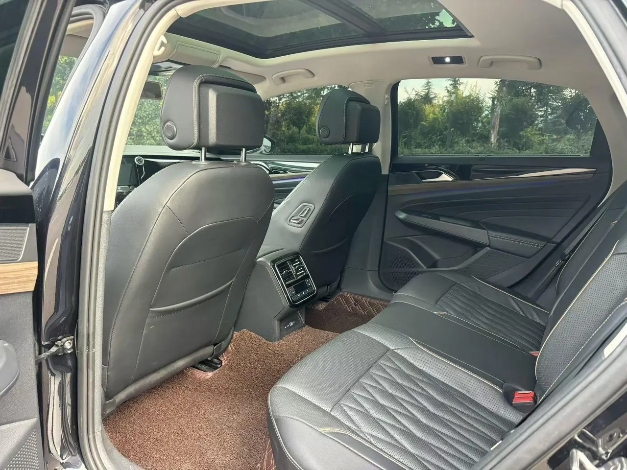 Volkswagen 2020 Passat 2.0TSI 330TSI Elite Edition Automatic 5