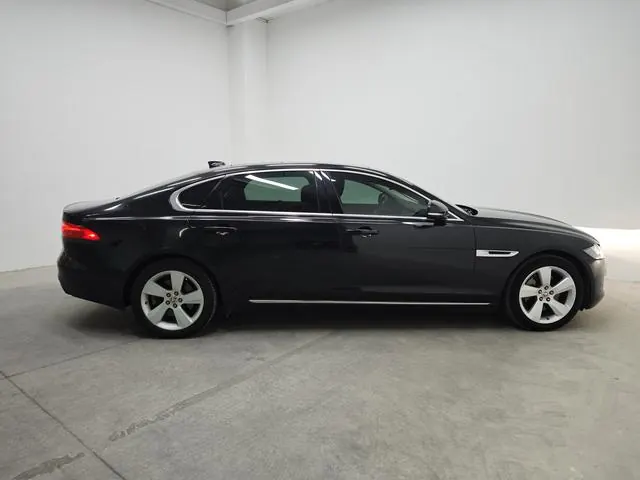 Jaguar 2020 XFL 2.0T P 10000.00g Drive Elite Automatic Gear 3