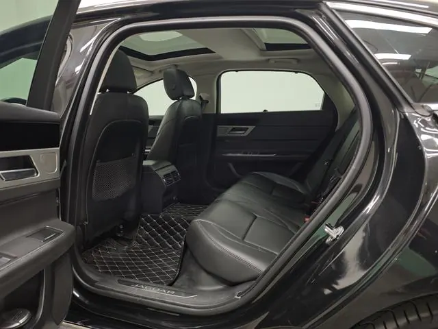 Jaguar 2020 XFL 2.0T P 10000.00g Drive Elite Automatic Gear 6