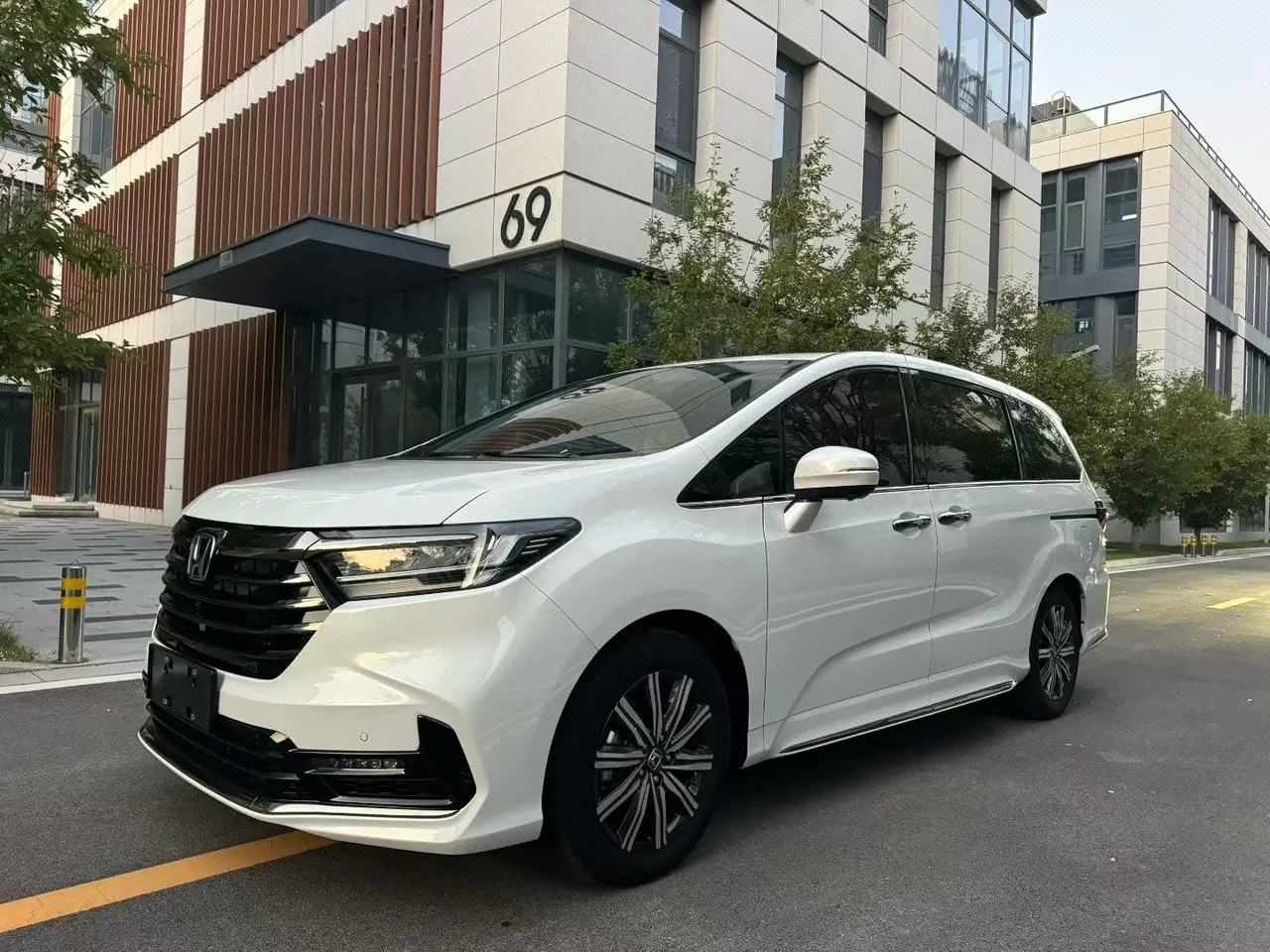 Open image lightbox: Honda 2024 Odyssey Hybrid 2.0 Stepless Sharp and Pleasant Edition Automatic Gear