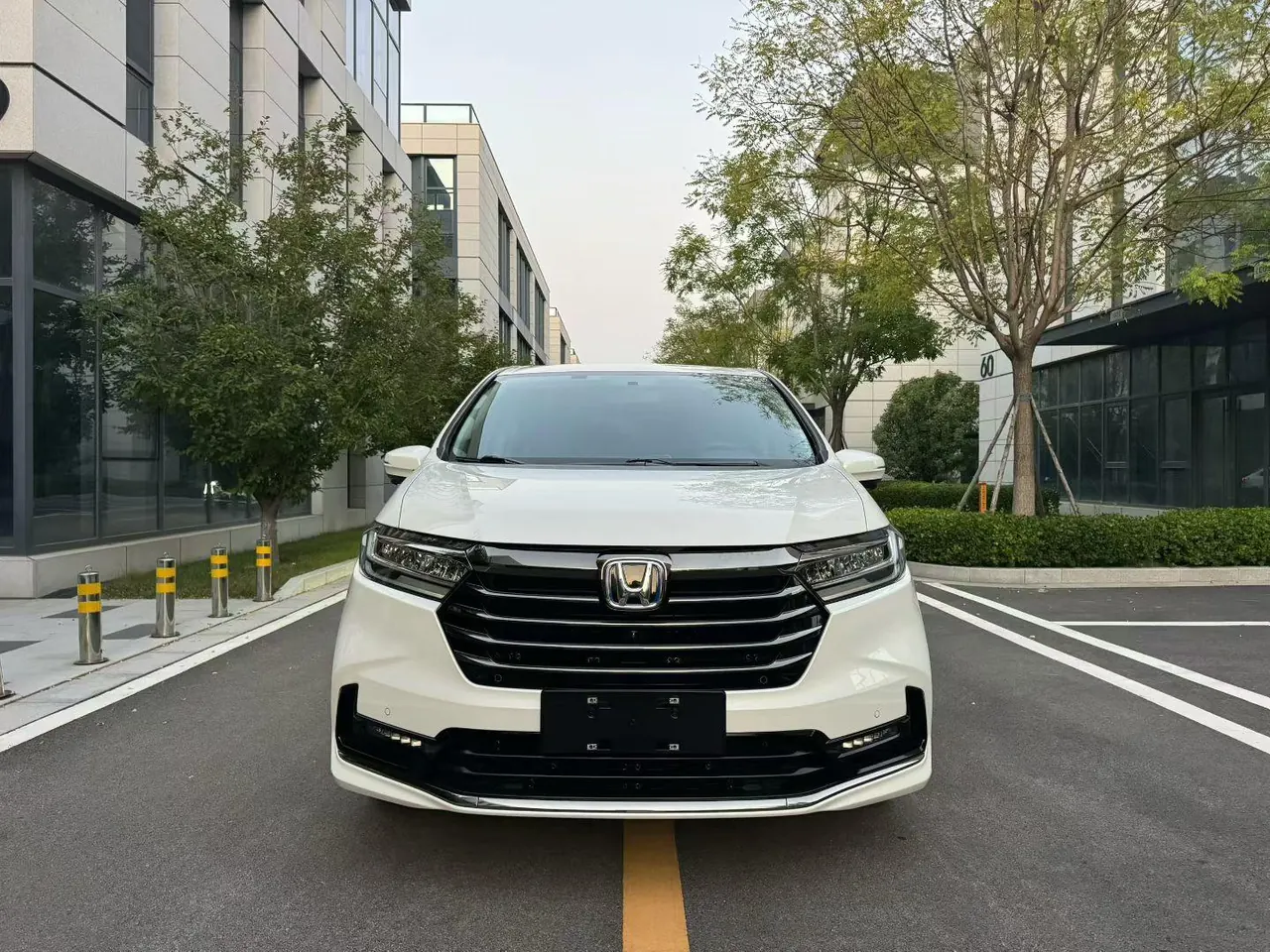 Honda 2024 Odyssey Hybrid 2.0 Stepless Sharp and Pleasant Edition Automatic Gear 2