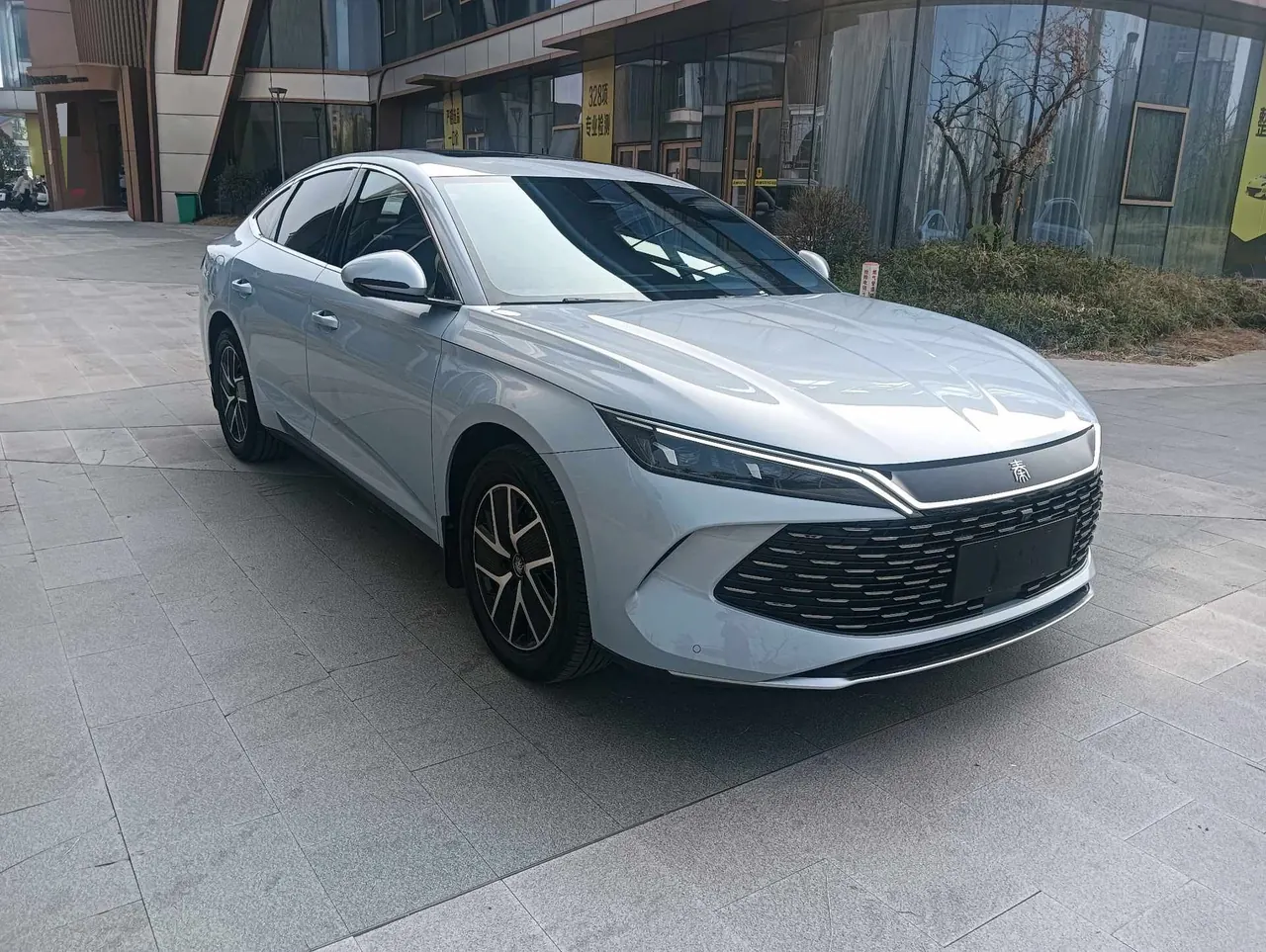 BYD 2024 Qin L DM-i 1.5 stepless 120KM Exceed automatic gear 3