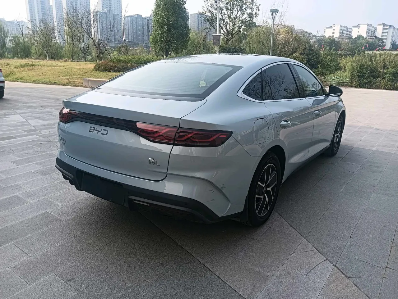 BYD 2024 Qin L DM-i 1.5 stepless 120KM Exceed automatic gear 5