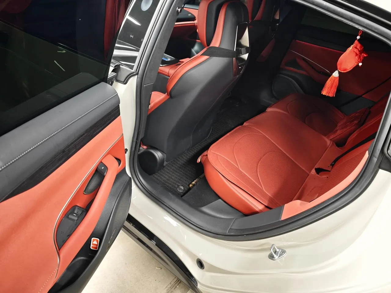 MI 2024 SU 7 800km 4-wheel drive ultra-long endurance high-end smart driving Max version automatic gear 3