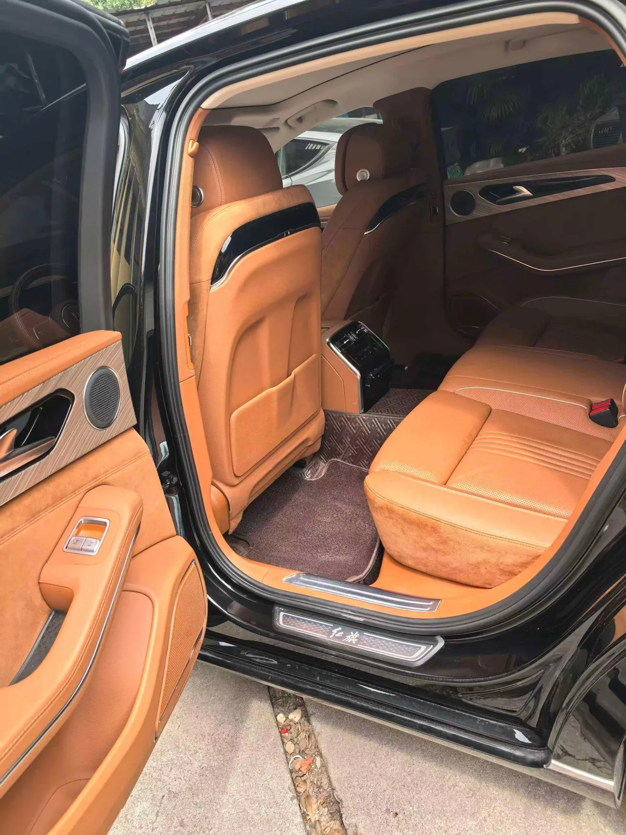 HongQi 2020 H9 3.0T Zhilian Qi Chang Edition Automatic Gear 5