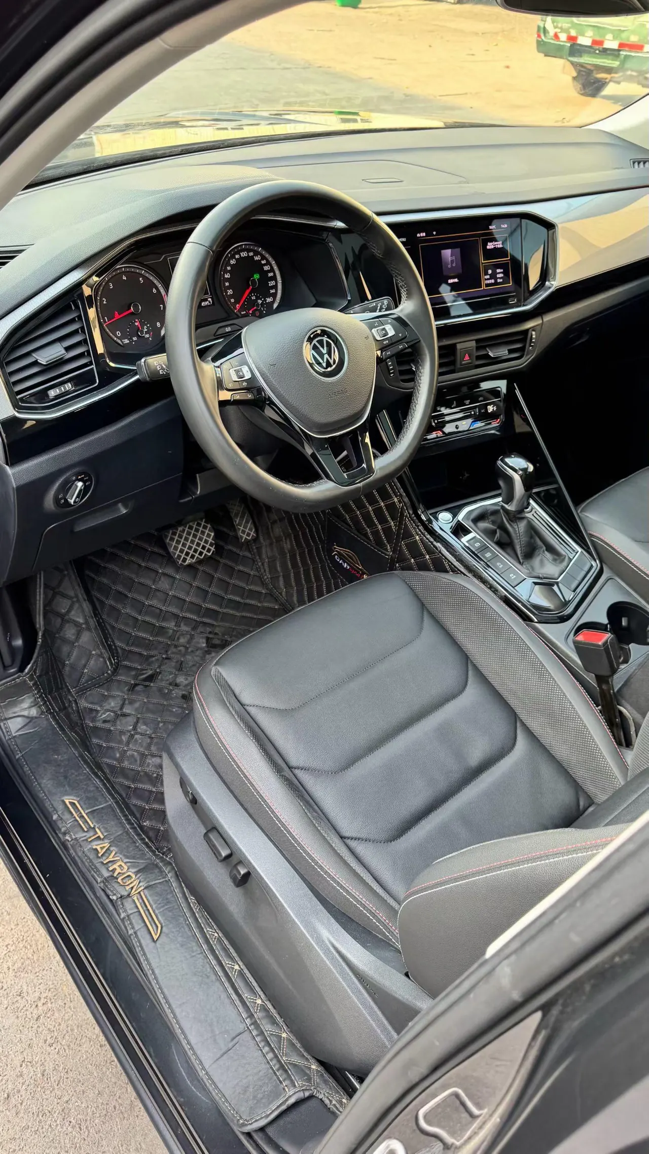 Volkswagen 2020 Tanyue 2.0TSI 330TSI Two-Drive Deluxe Zhilian Edition Pro Automatic Gear 2