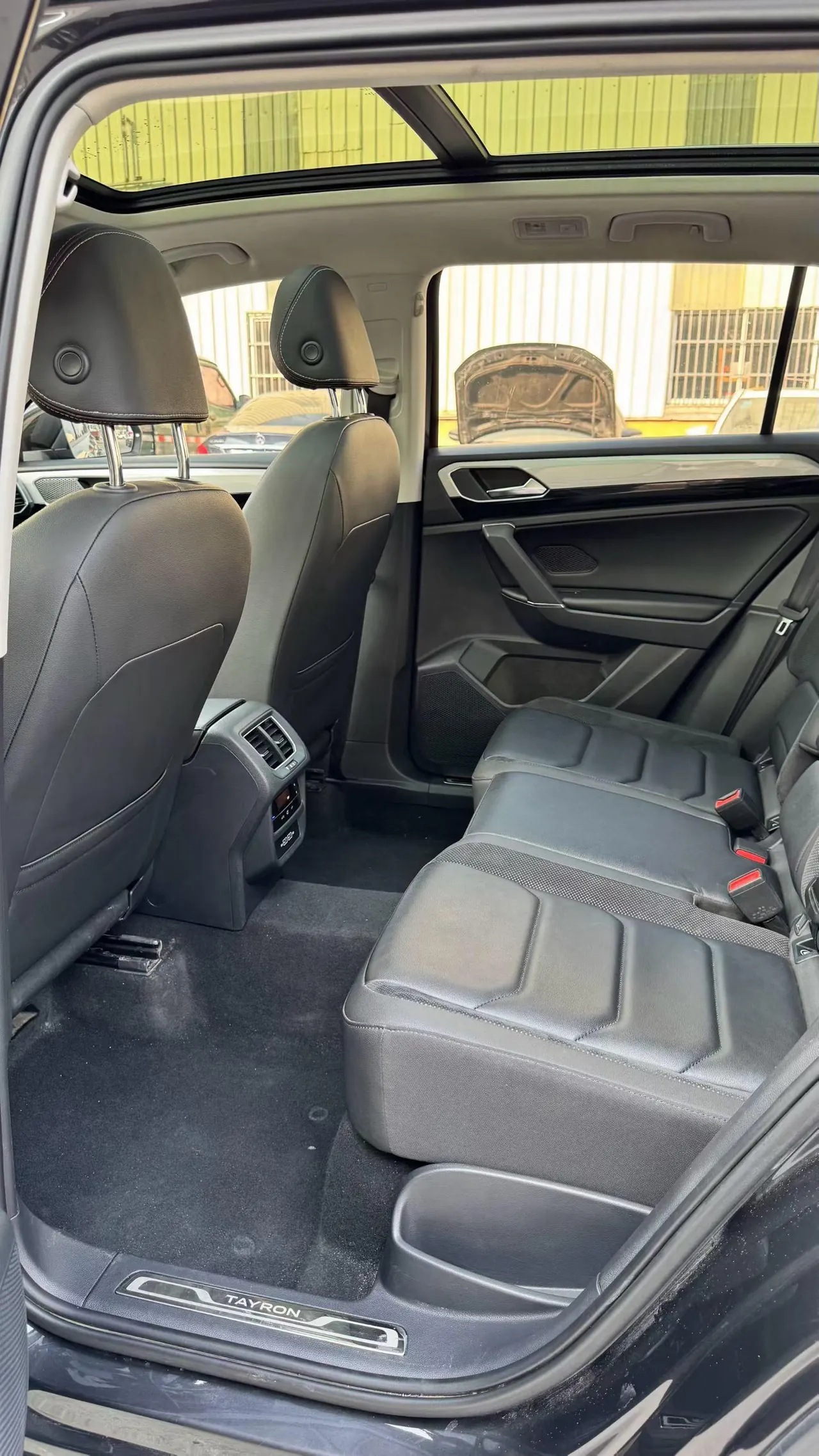 Volkswagen 2020 Tanyue 2.0TSI 330TSI Two-Drive Deluxe Zhilian Edition Pro Automatic Gear 3