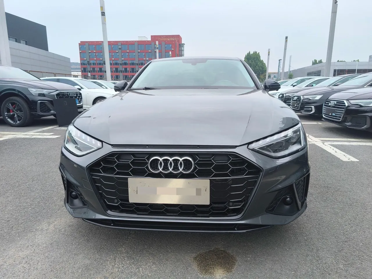 Audi 2022 A4L 2.0TFSI 40TFSI Deluxe Dynamic Automatic 3
