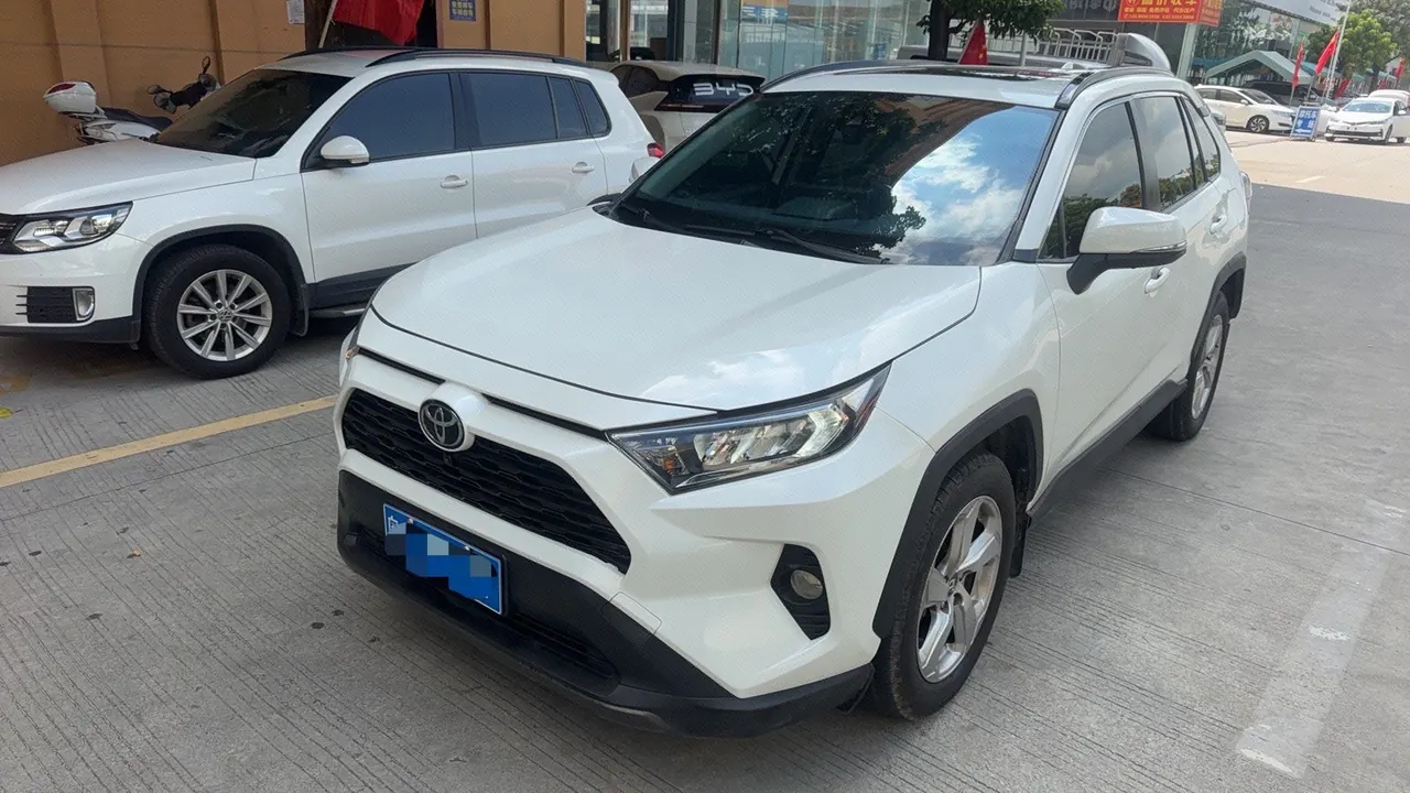 打开图片灯箱:Toyota 2020 RAV4 Rongbo 2.0 Stepless Two-Drive Fashion Edition PLUS Automatic Gear