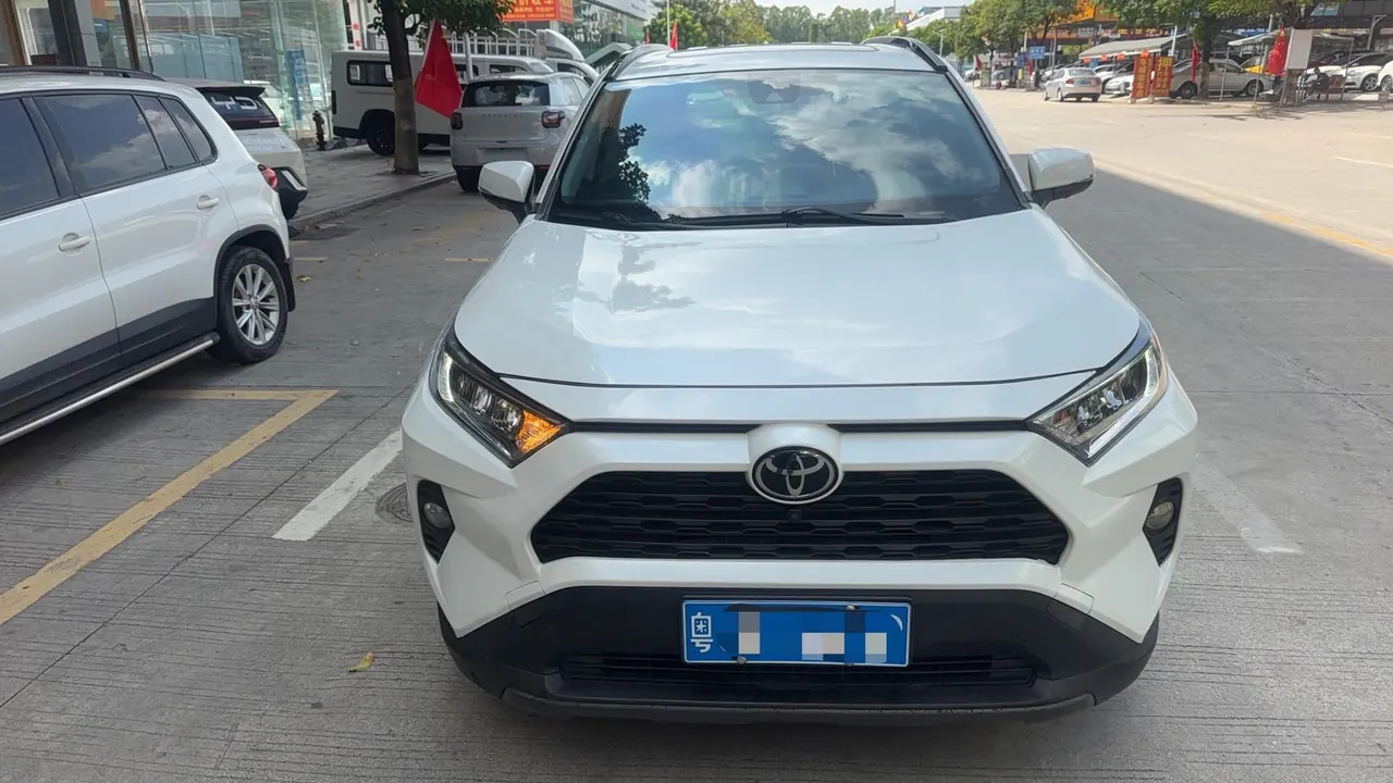 Toyota 2020 RAV4 Rongbo 2.0 Stepless Two-Drive Fashion Edition PLUS Automatic Gear 2