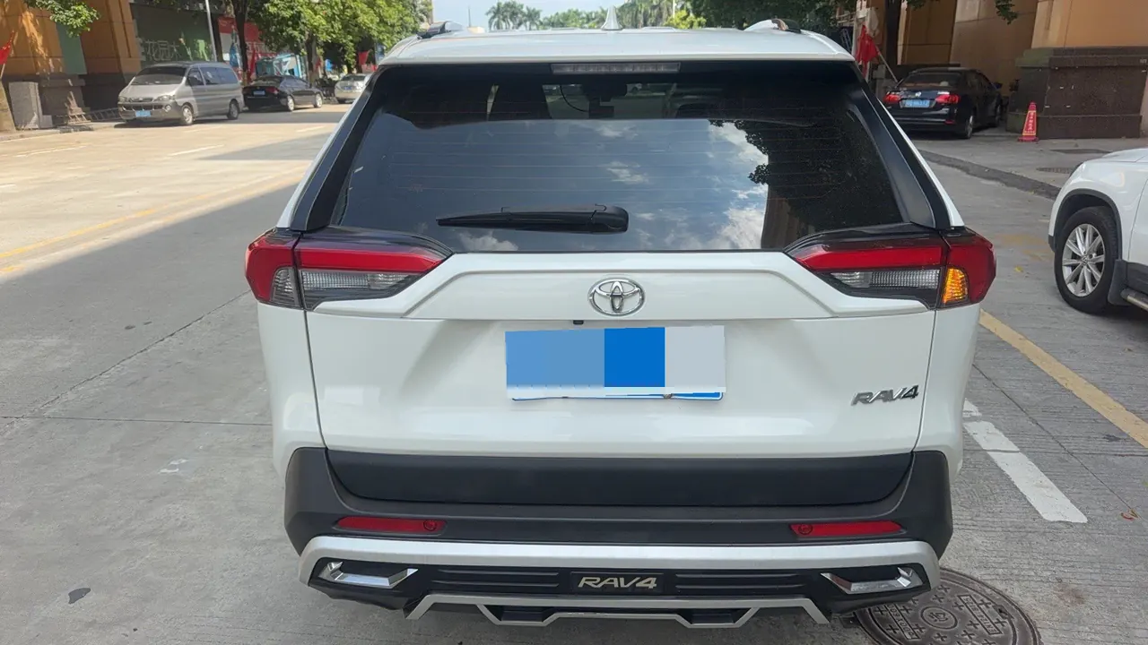 Toyota 2020 RAV4 Rongbo 2.0 Stepless Two-Drive Fashion Edition PLUS Automatic Gear 8