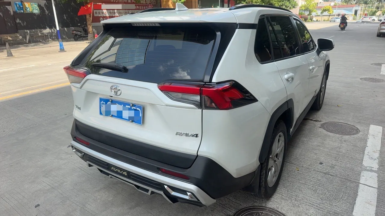 Toyota 2020 RAV4 Rongbo 2.0 Stepless Two-Drive Fashion Edition PLUS Automatic Gear 9