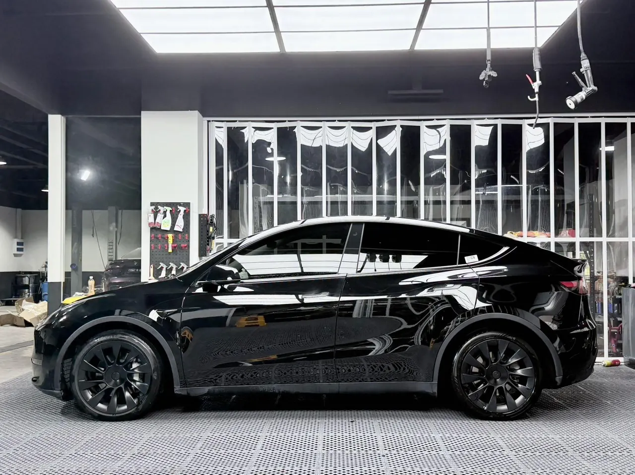 Tesla 2022 Model Y long endurance all-wheel drive version automatic transmission 3