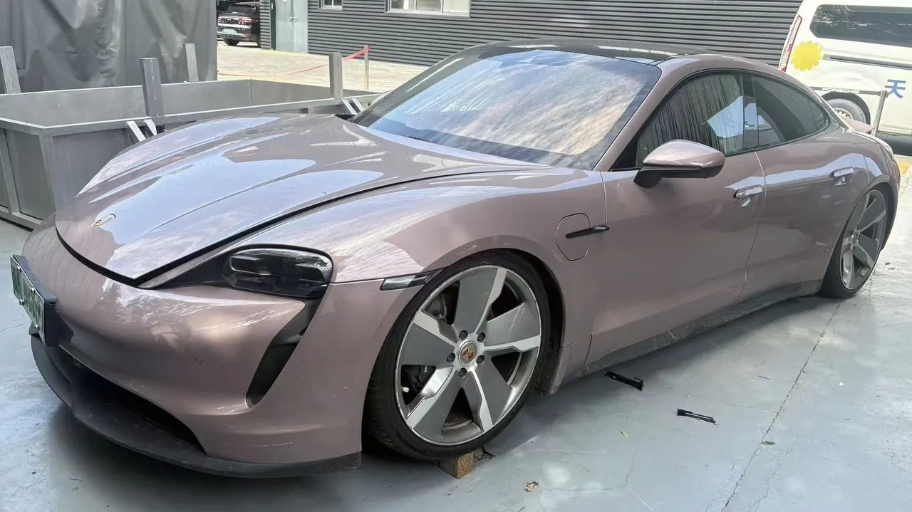 Porsche Taycan (Imported) 2020 Taycan Taycan Automatic - View 1