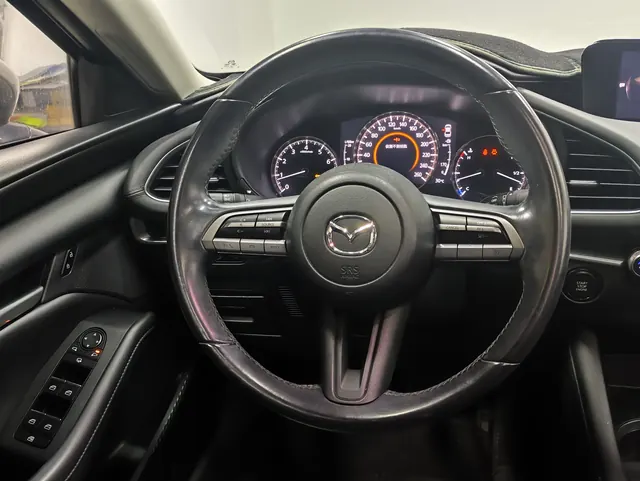 Mazda 3 Oncorsela 2020 Mazda 3 Oncorsela-sedan 1.5 quality version automatic transmission 3