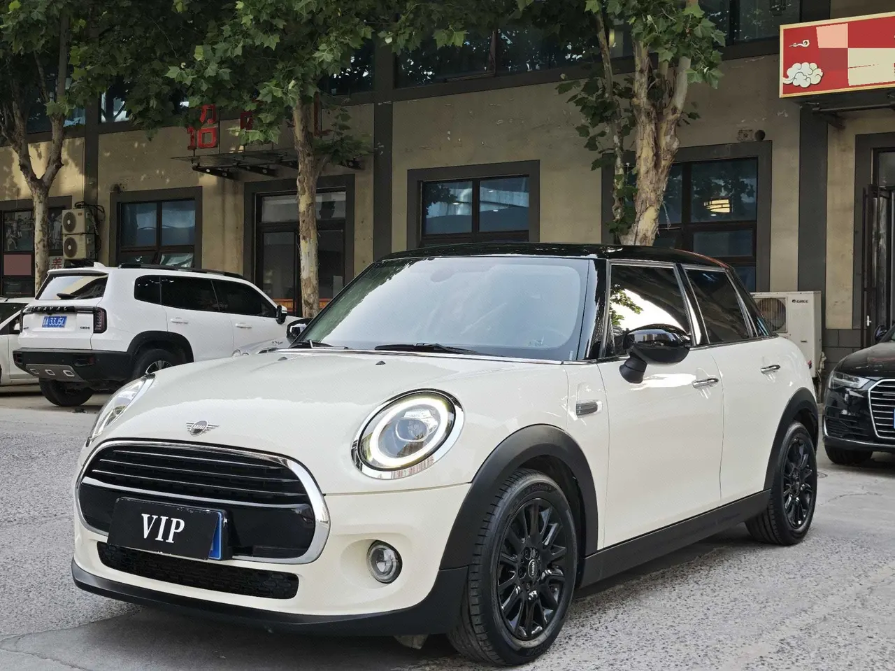 Открыть галерею: MINI Mini 5-Door (Imported) 2020 Mini Cooper 1.5T Classic Auto