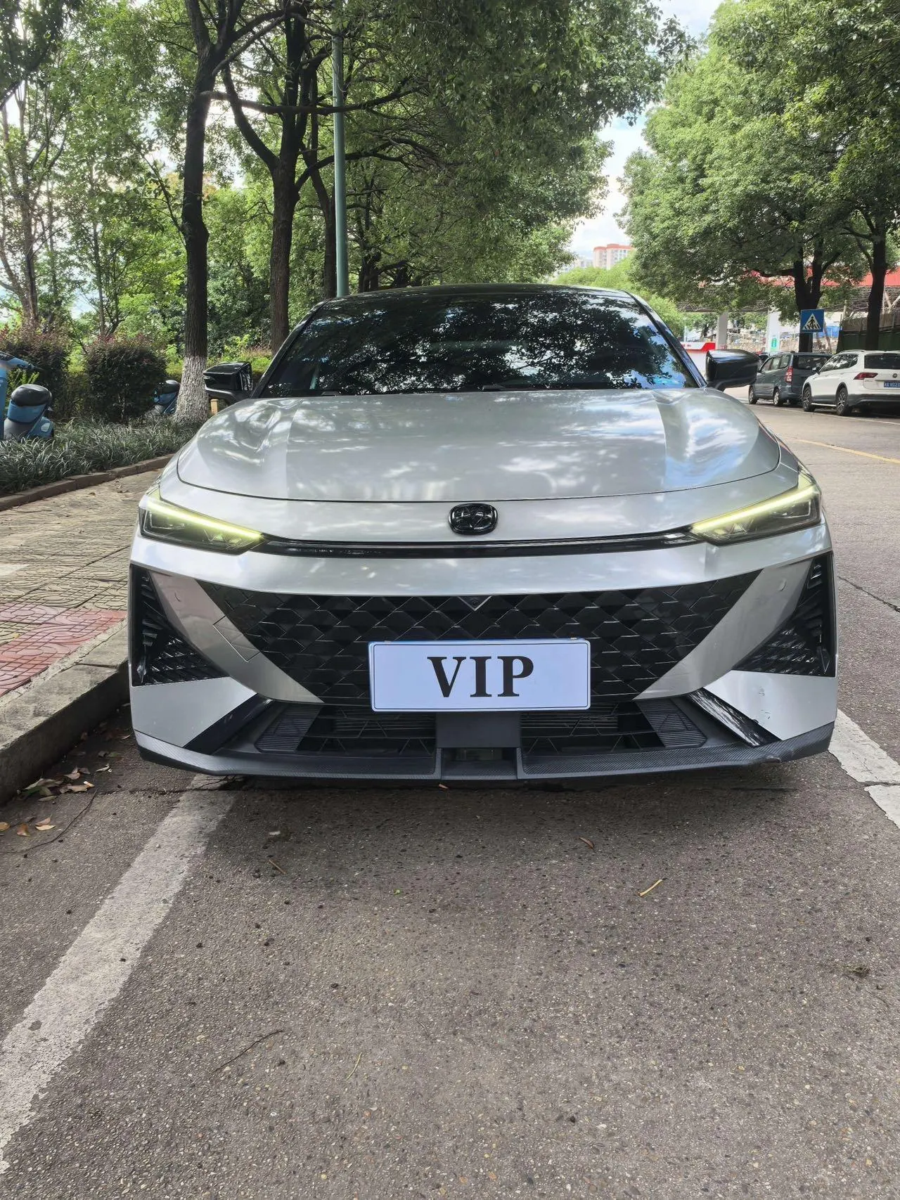 ChangAn 2024 UNI-V 1.5T Prestige Automatic 2