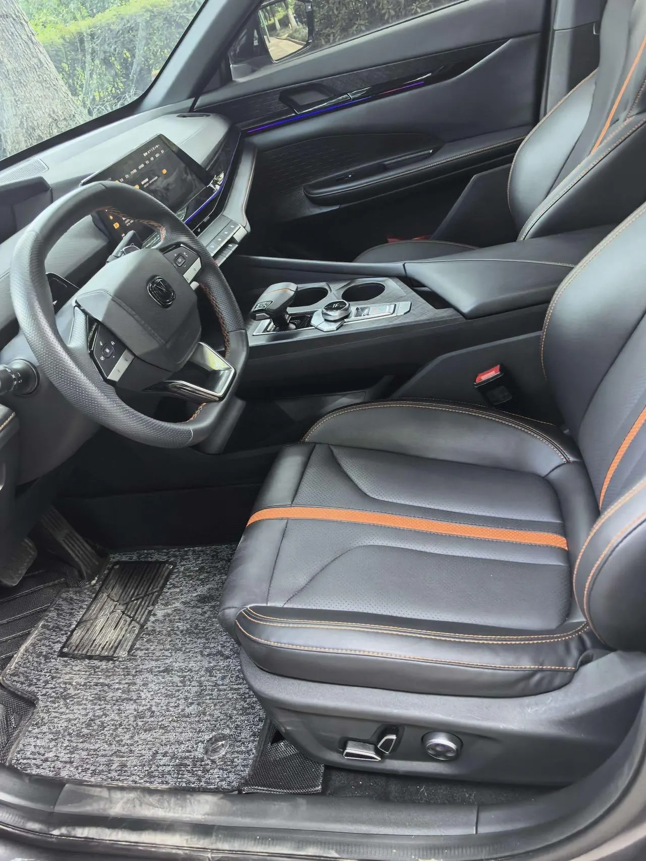 ChangAn 2024 UNI-V 1.5T Prestige Automatic 4
