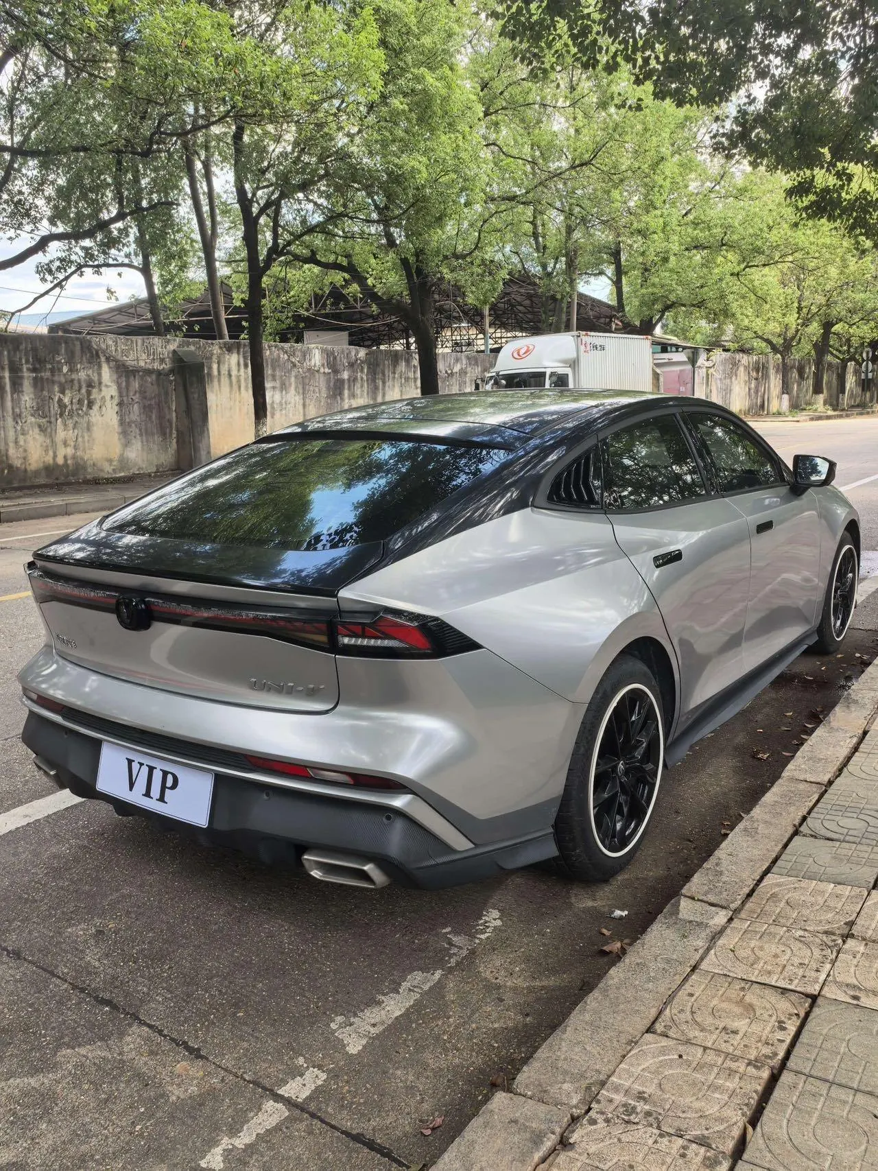 ChangAn 2024 UNI-V 1.5T Prestige Automatic 8