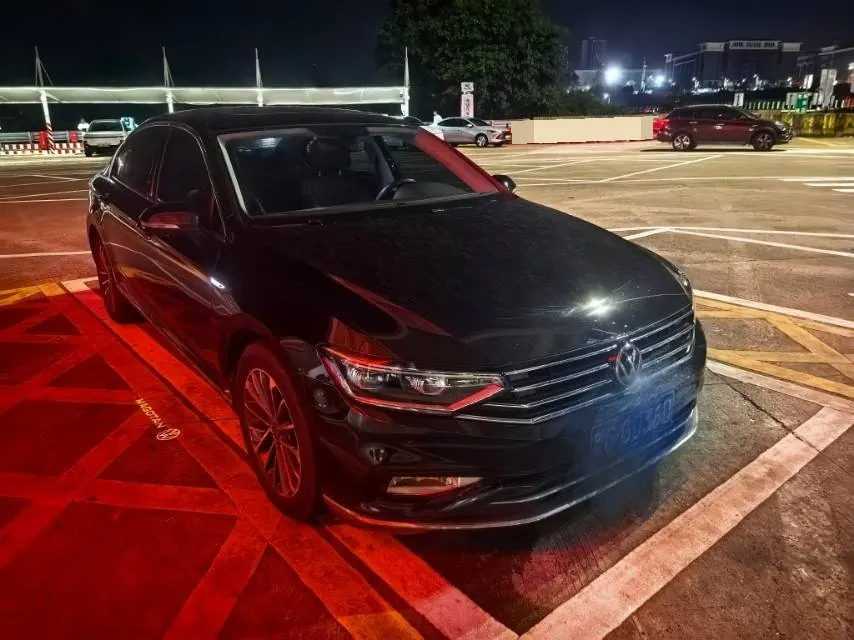Volkswagen 2020 Magotan 2.0TSI 330TSI luxury automatic transmission 2