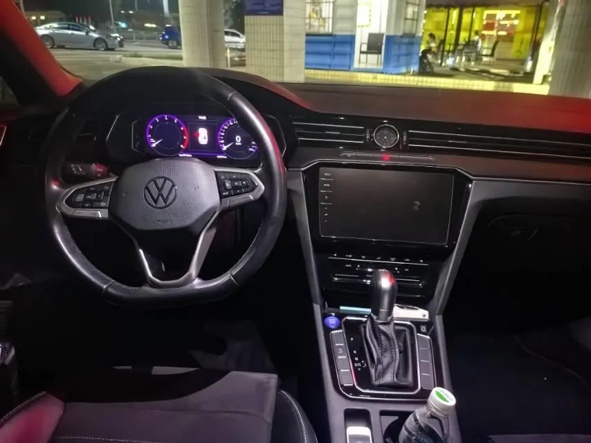 Volkswagen 2020 Magotan 2.0TSI 330TSI luxury automatic transmission 5